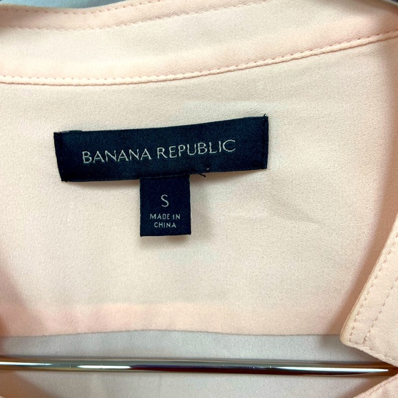 Banana Republic Sheer Pale Pink V- Neck long Sleeve Blouse Size S. - Picture 4 of 6